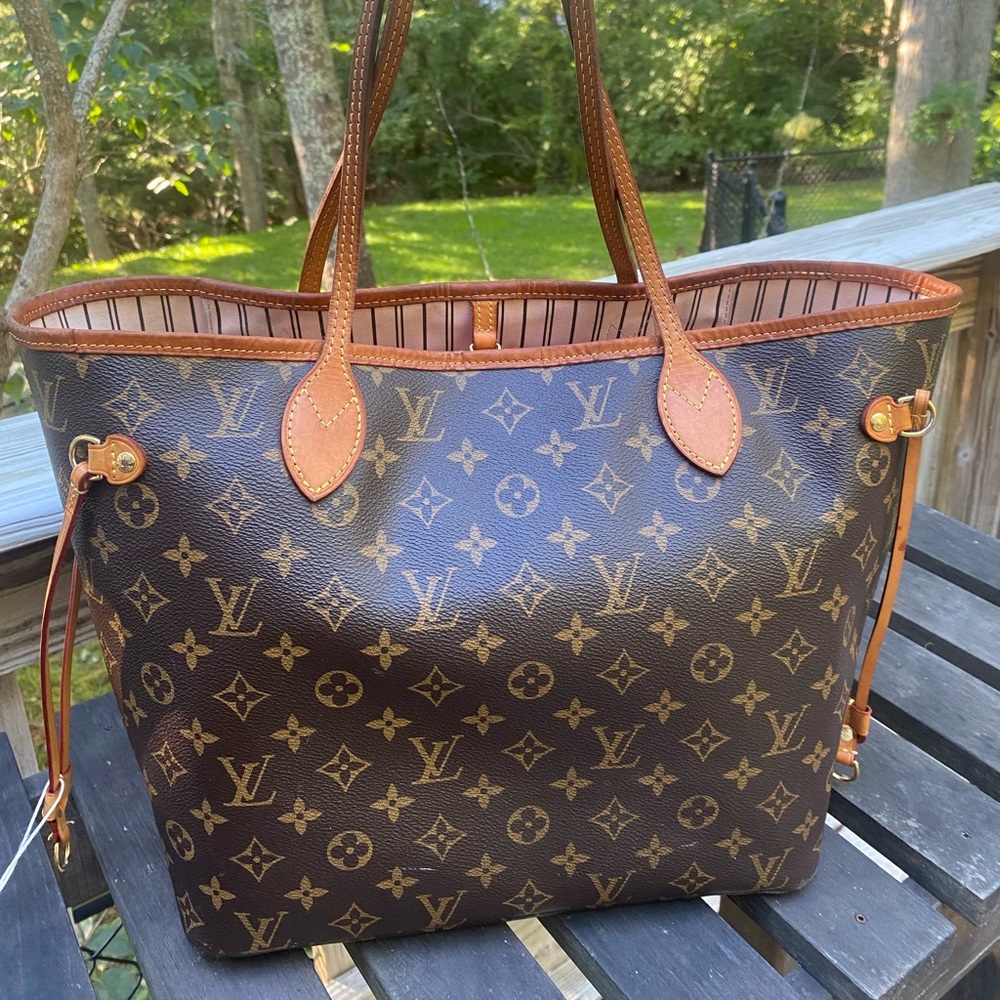 HTF Authentic Louis Vuitton Monogram Neverfull MM with rose ballerine interior!